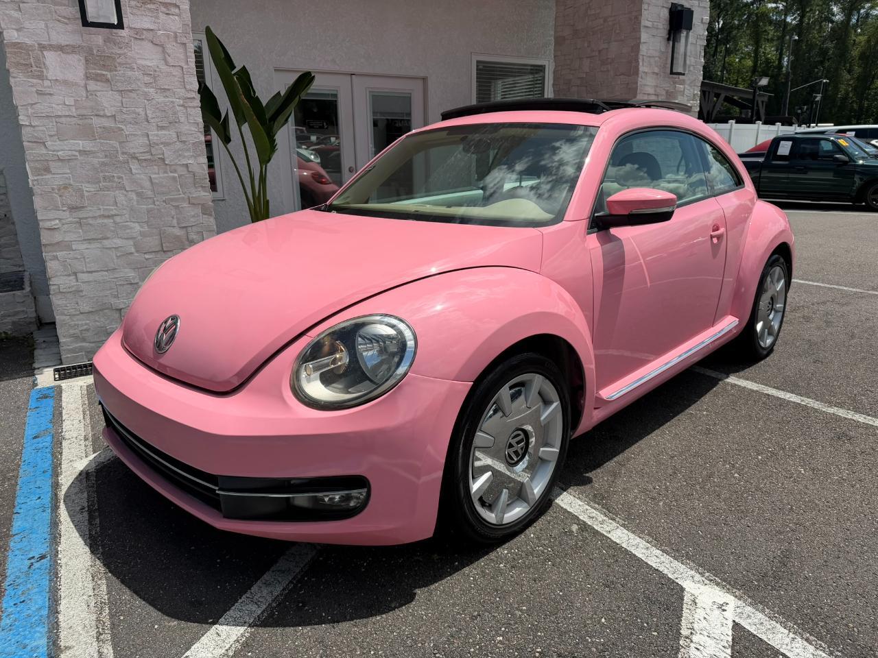2014 Volkswagen Beetle Coupe 2dr Auto 2.5L PZEV *Ltd Avail*