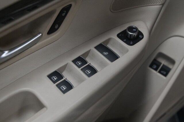 2014 Volkswagen Eos Executive 2dr Convertible Chicago IL