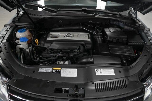 2014 Volkswagen Eos Executive 2dr Convertible Chicago IL