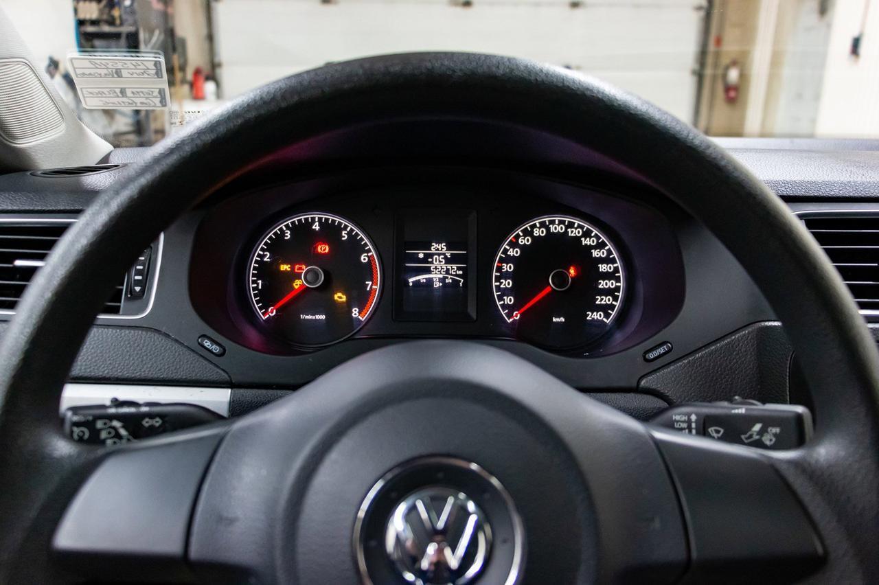 2014 Volkswagen Jetta Comfortline Manual Roof Red Deer AB