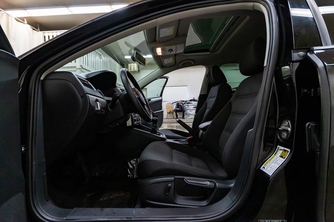 2014 Volkswagen Jetta Comfortline Manual Roof Red Deer AB