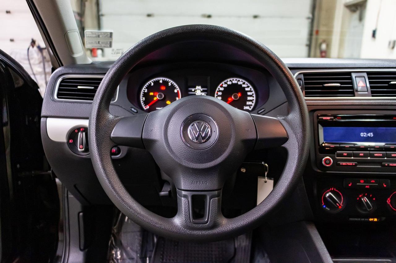 2014 Volkswagen Jetta Comfortline Manual Roof Red Deer AB