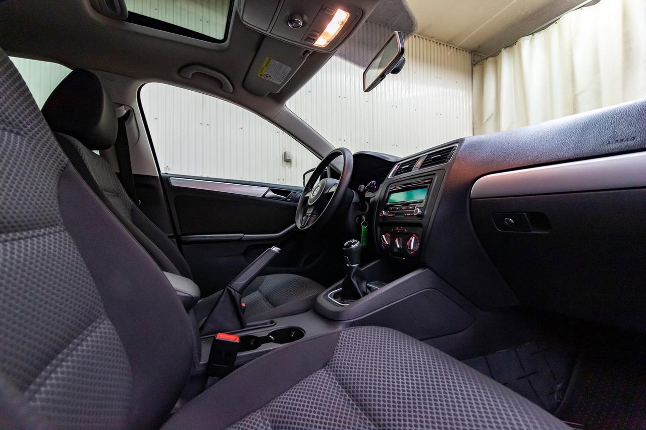 2014 Volkswagen Jetta Comfortline Manual Roof Red Deer AB