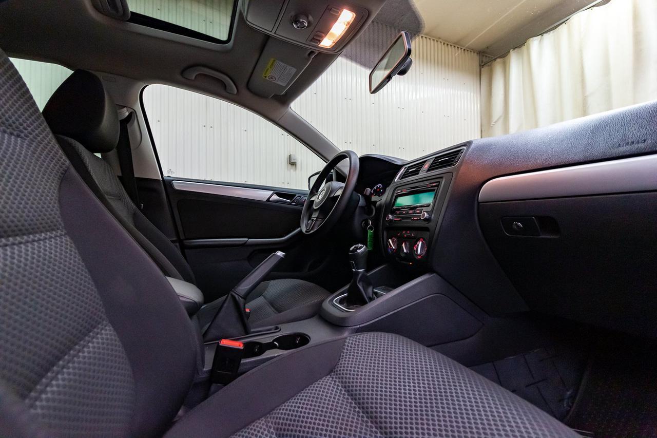 2014 Volkswagen Jetta Comfortline Manual Roof Red Deer AB