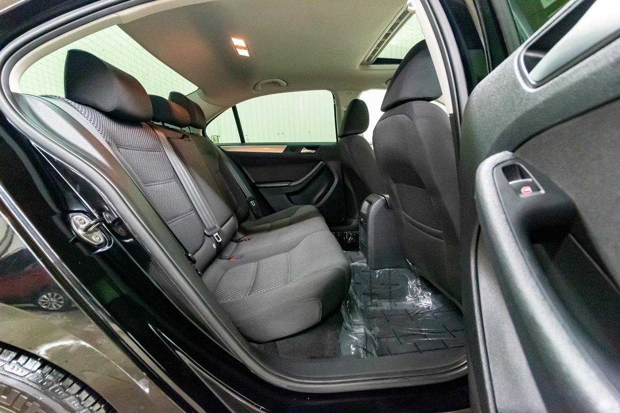 2014 Volkswagen Jetta Comfortline Manual Roof Red Deer AB