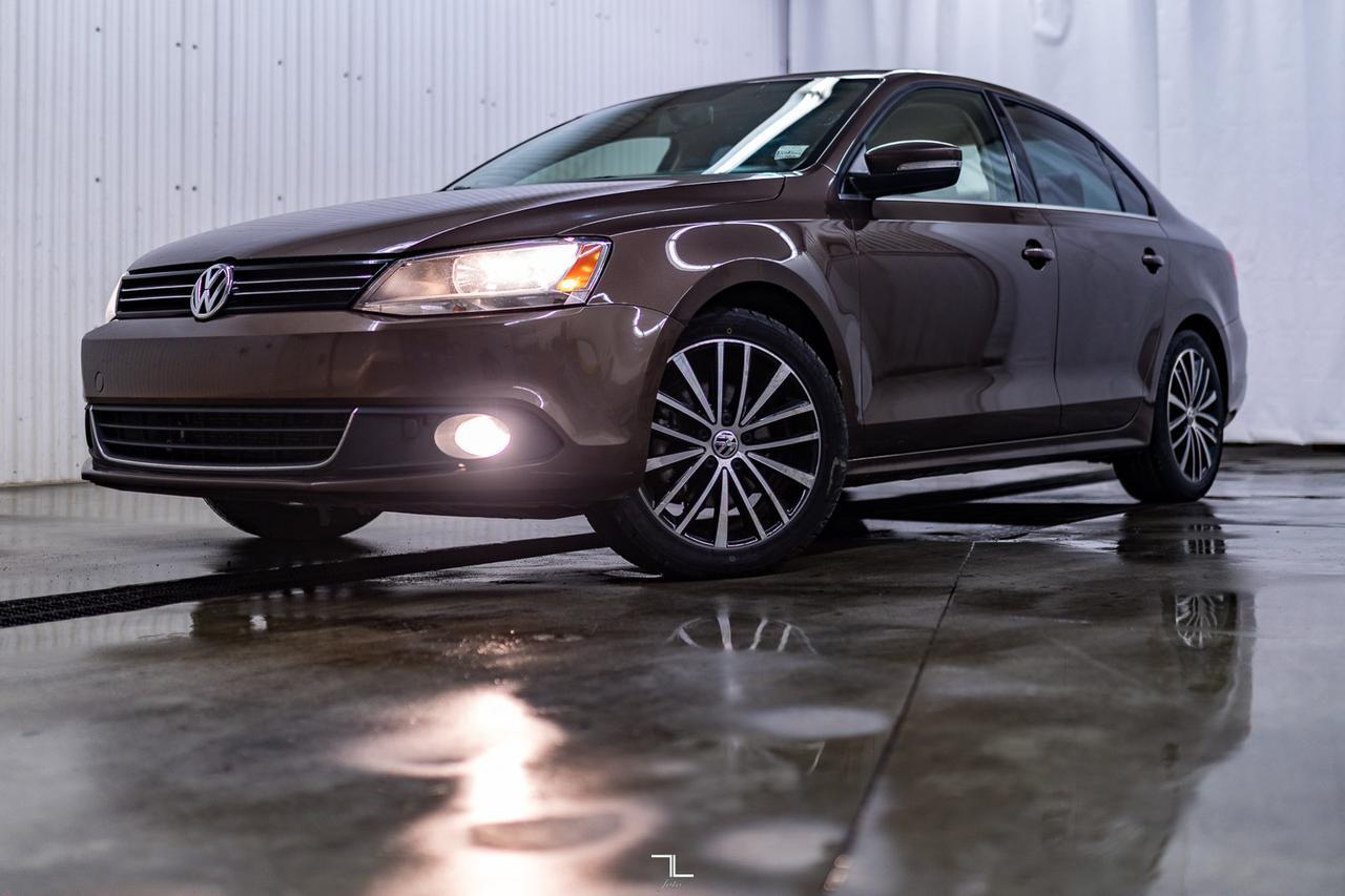 2014 Volkswagen Jetta Highline TDI Diesel Leather Roof Red Deer AB
