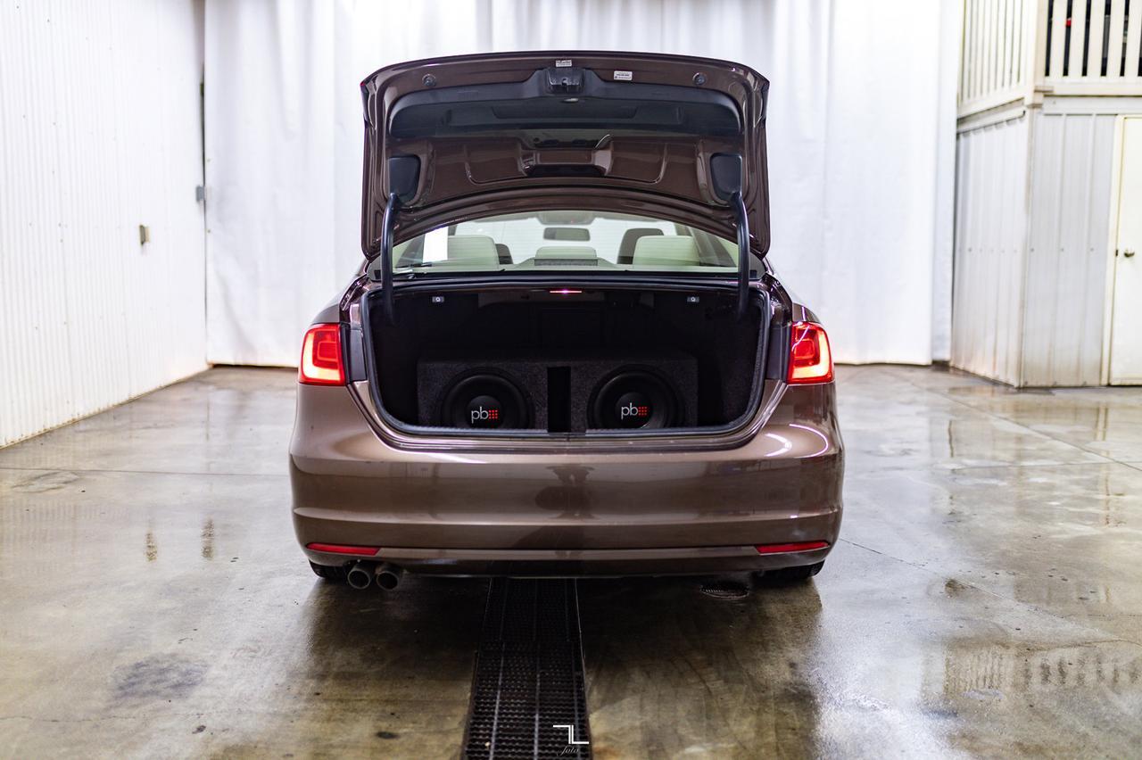 2014 Volkswagen Jetta Highline TDI Diesel Leather Roof Red Deer AB