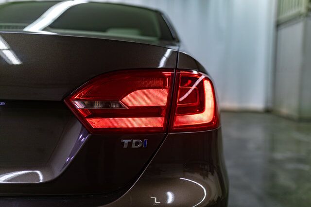 2014 Volkswagen Jetta Highline TDI Diesel Leather Roof Red Deer AB