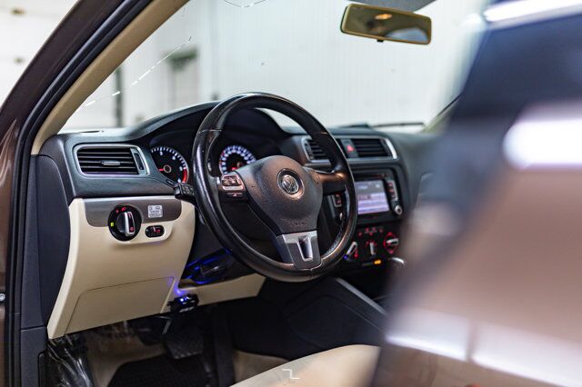 2014 Volkswagen Jetta Highline TDI Diesel Leather Roof Red Deer AB