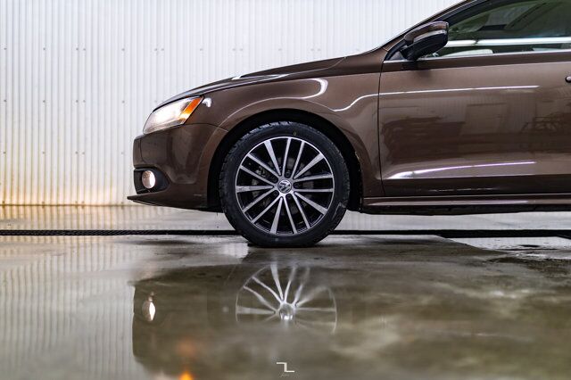 2014 Volkswagen Jetta Highline TDI Diesel Leather Roof Red Deer AB