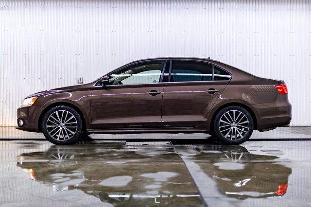 2014 Volkswagen Jetta Highline TDI Diesel Leather Roof Red Deer AB