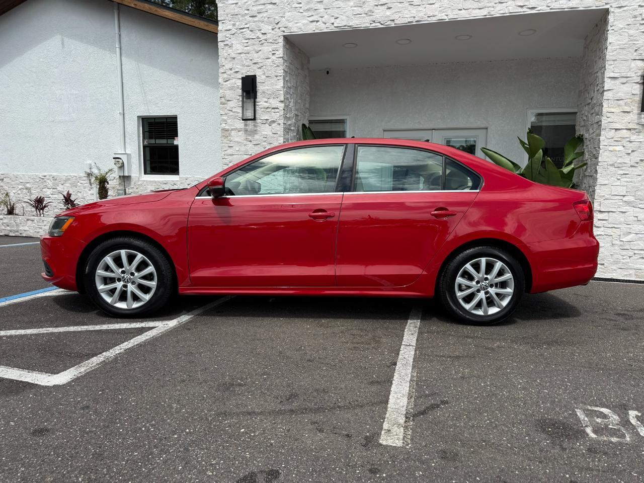 2014 Volkswagen Jetta Sedan 4dr Auto SE