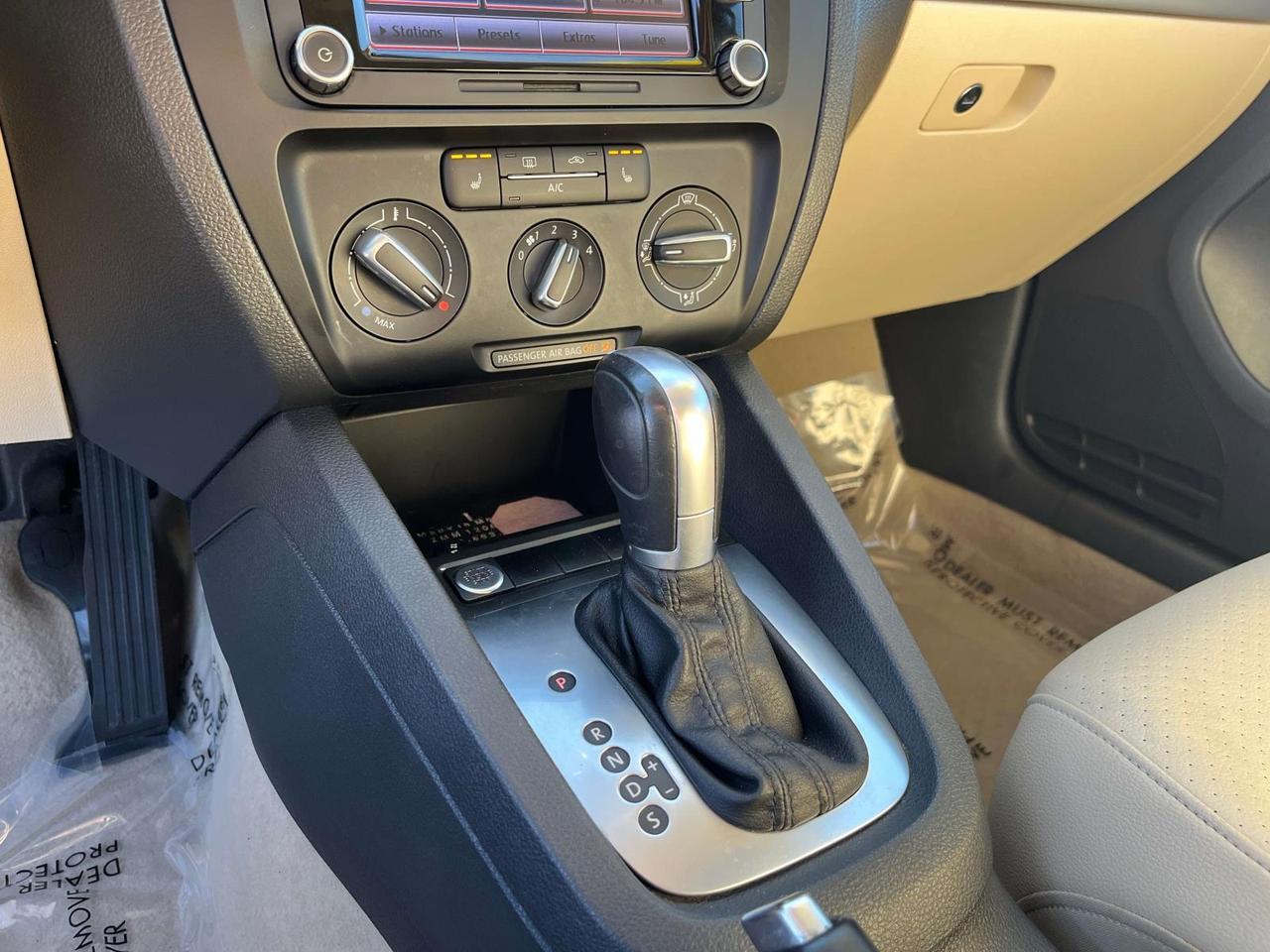 2014 Volkswagen Jetta Sedan 4dr Auto SE PZEV Indianapolis IN