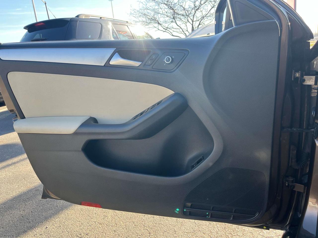 2014 Volkswagen Jetta Sedan 4dr Auto SE PZEV Indianapolis IN