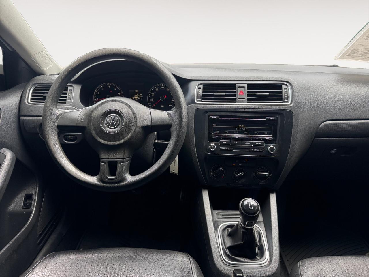 2014 Volkswagen Jetta Sedan SE, MANUAL, KEYLESS ENTRY, ALL WEATHER FLOORMATS, LEATHER SEATS, CLEAN CARFAX VEHICLE, COME SEE WHY THIS COULD BE YOUR NEXT CAR!!! Norfolk VA