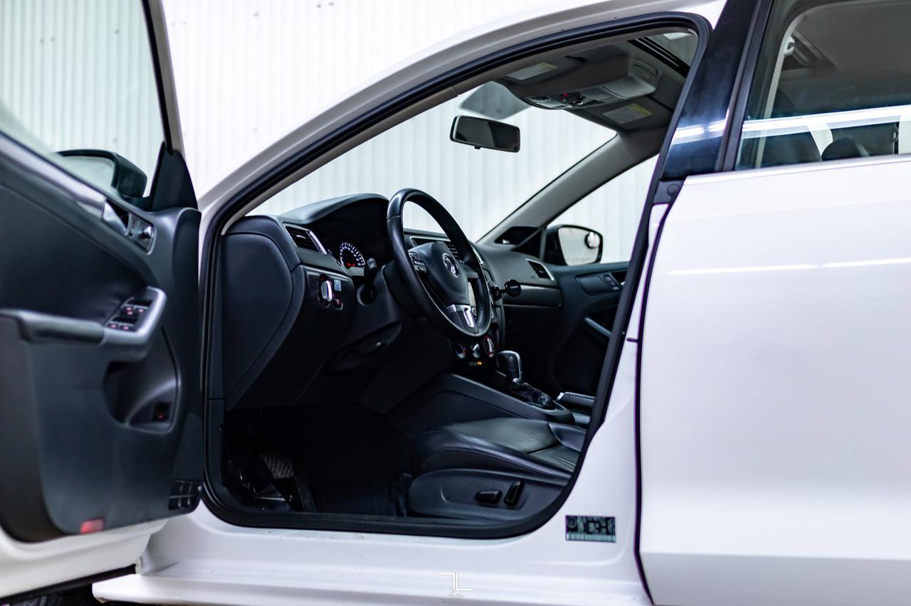 2014 Volkswagen Jetta TDI Highline Diesel Leather Roof Nav Red Deer AB