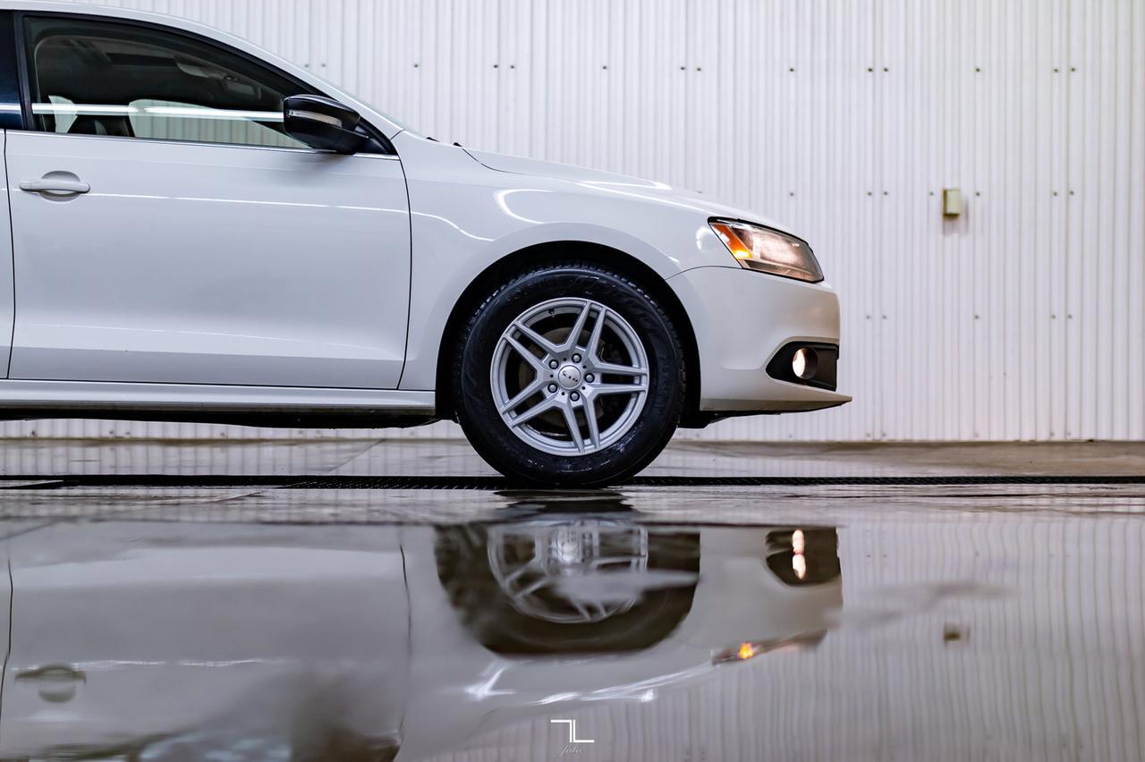 2014 Volkswagen Jetta TDI Highline Diesel Leather Roof Nav Red Deer AB