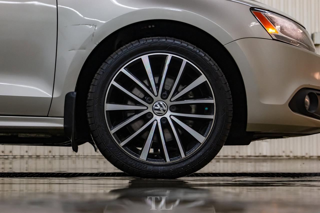 2014 Volkswagen Jetta TDI Highline Diesel Leather Roof Red Deer AB