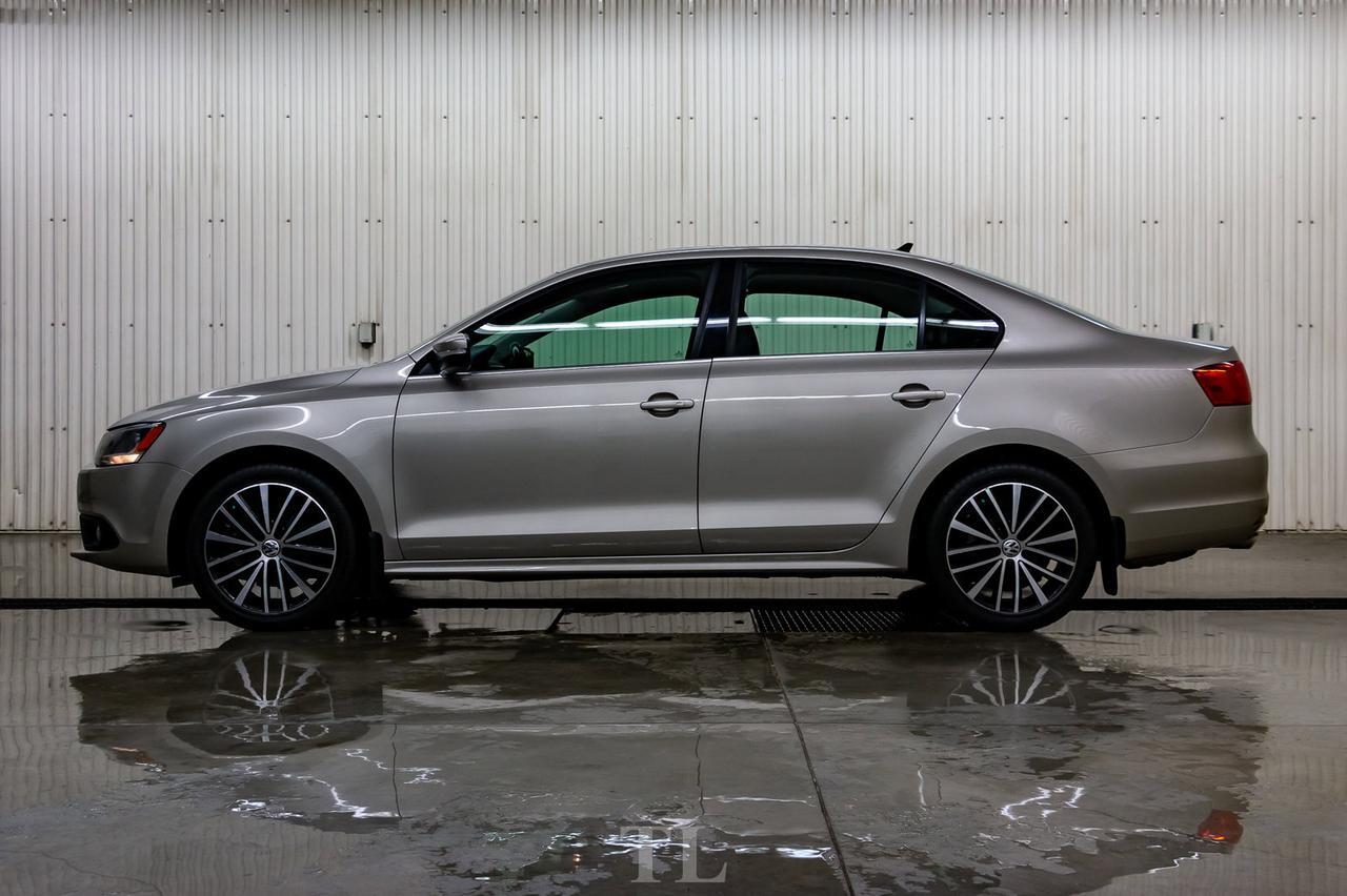 2014 Volkswagen Jetta TDI Highline Diesel Leather Roof Red Deer AB