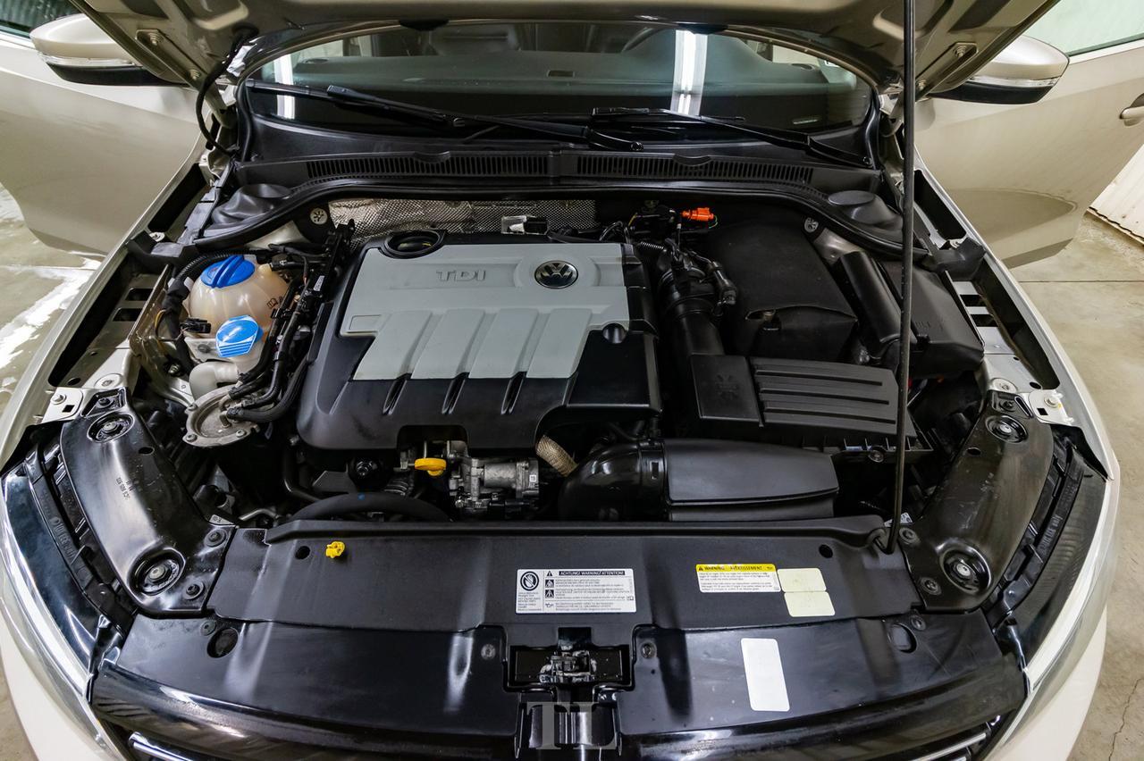 2014 Volkswagen Jetta TDI Highline Diesel Leather Roof Red Deer AB