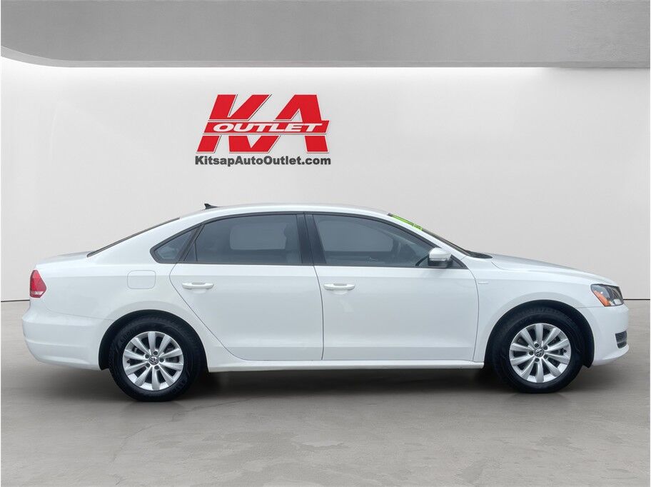 2014 Volkswagen Passat 1.8T S Sedan 4D