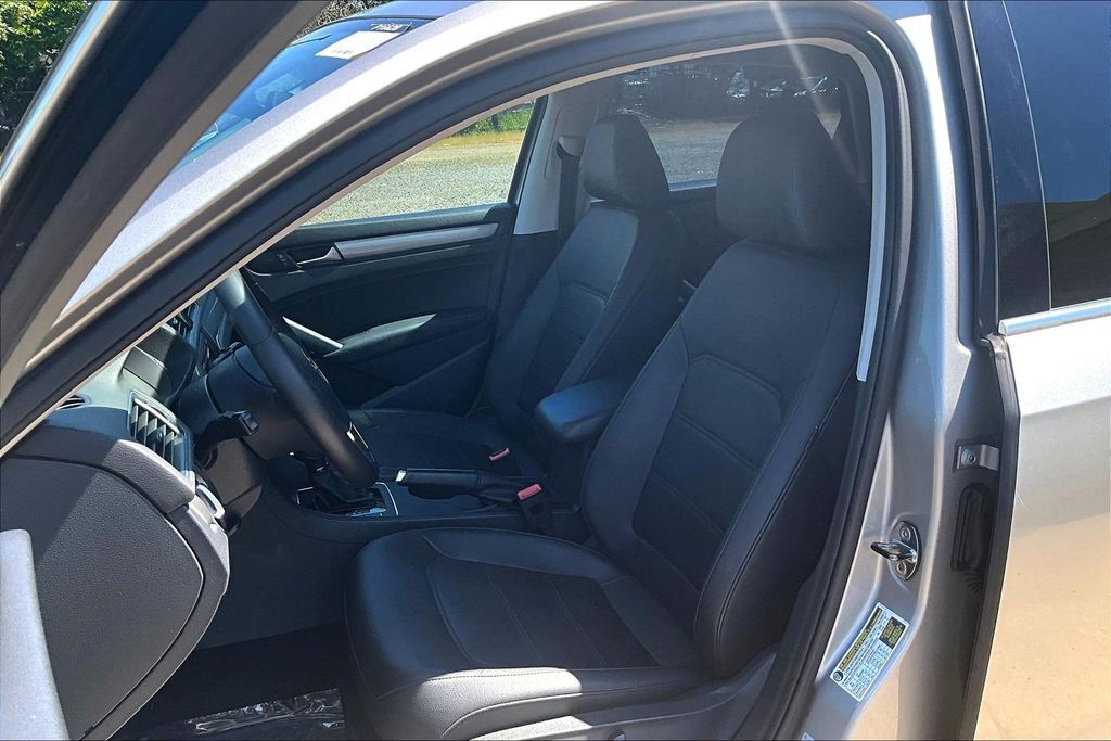 2014 Volkswagen Passat 1.8T Wolfsburg Edition OR