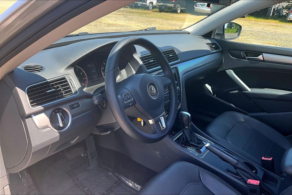 2014 Volkswagen Passat 1.8T Wolfsburg Edition OR