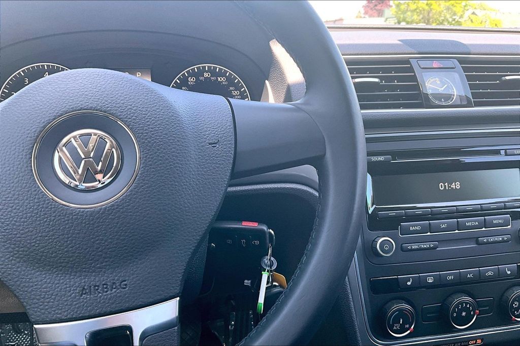 2014 Volkswagen Passat 1.8T Wolfsburg Edition OR