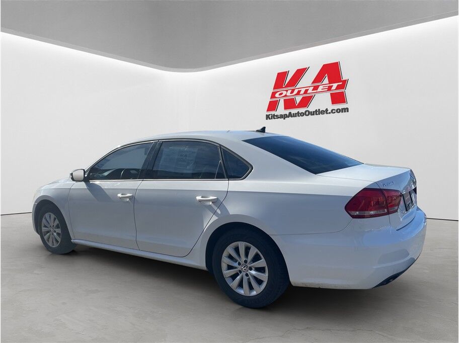 2014 Volkswagen Passat 1.8T Wolfsburg Edition Sedan 4D