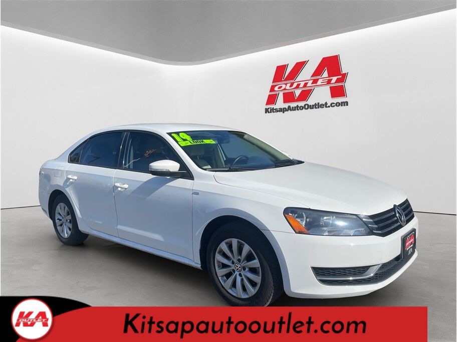 2014 Volkswagen Passat 1.8T Wolfsburg Edition Sedan 4D