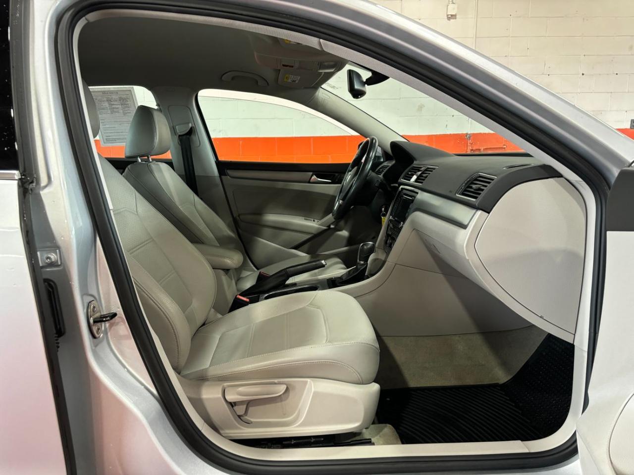 2014 Volkswagen Passat 2.5L SE Franklin OH