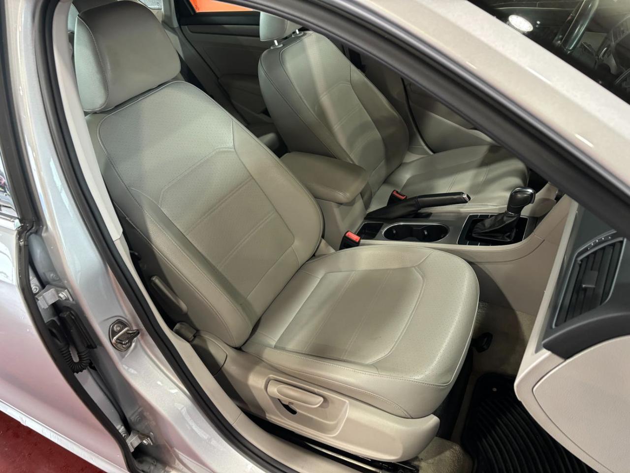 2014 Volkswagen Passat 2.5L SE Franklin OH