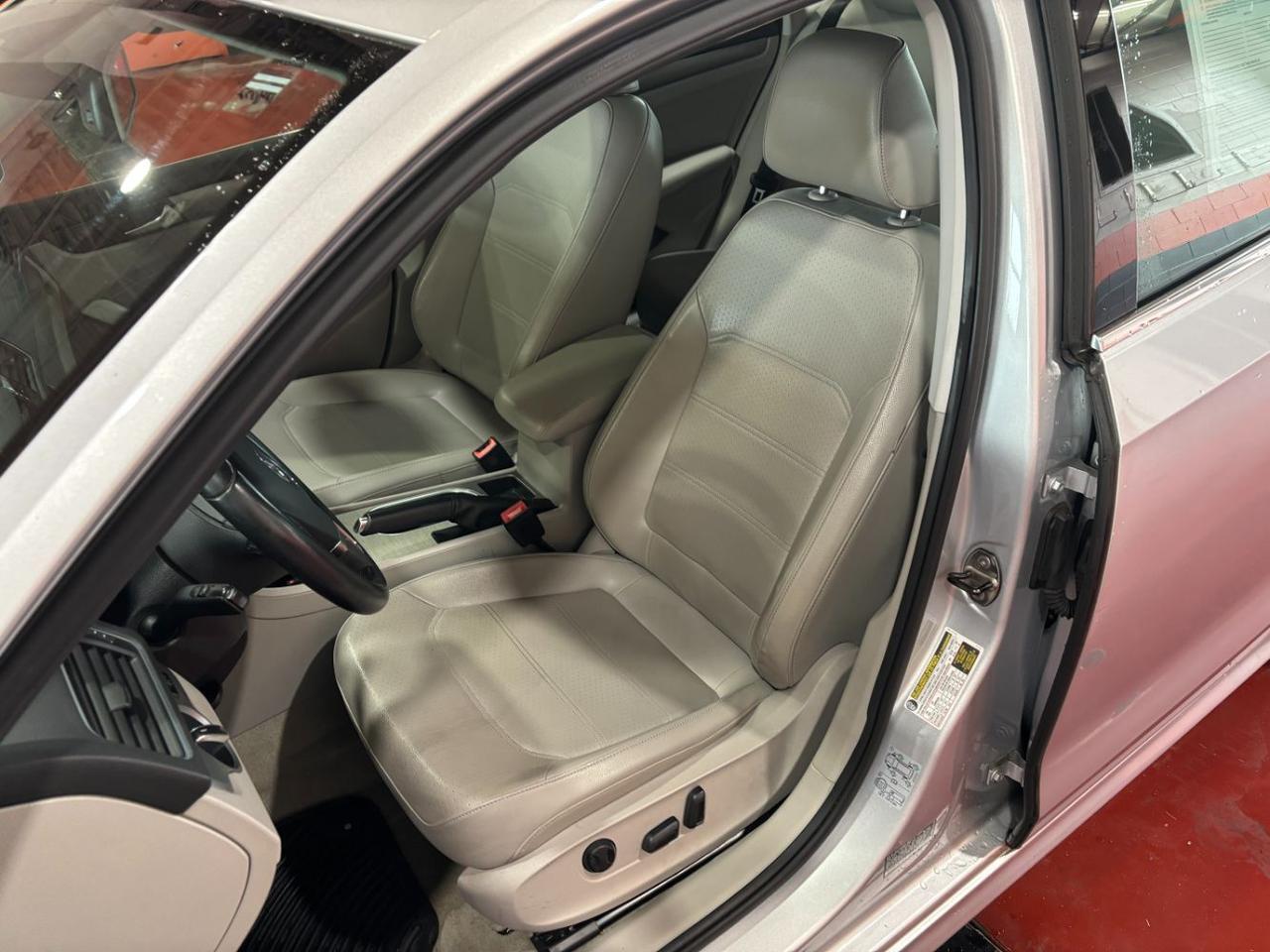 2014 Volkswagen Passat 2.5L SE Franklin OH