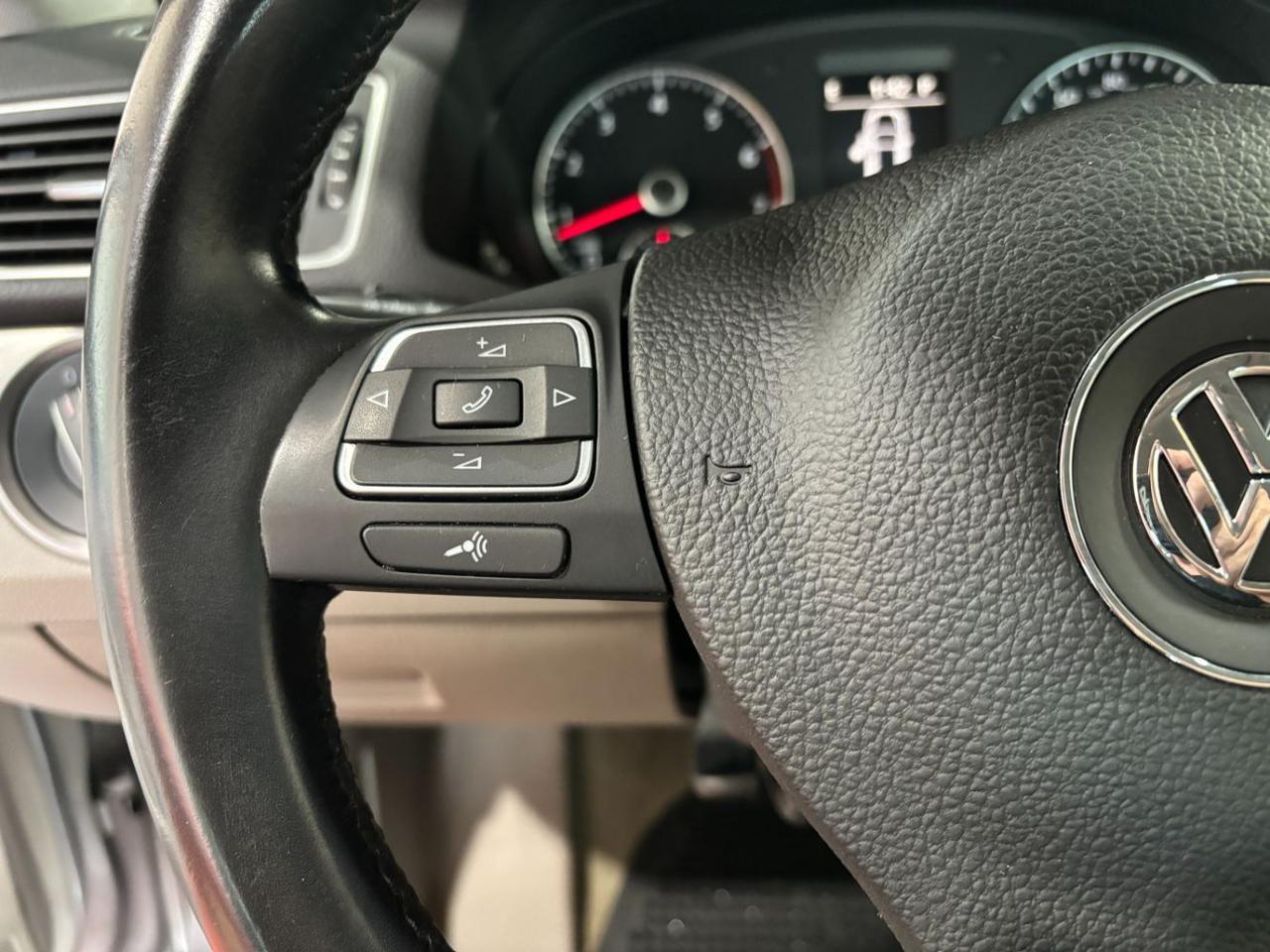 2014 Volkswagen Passat 2.5L SE Franklin OH