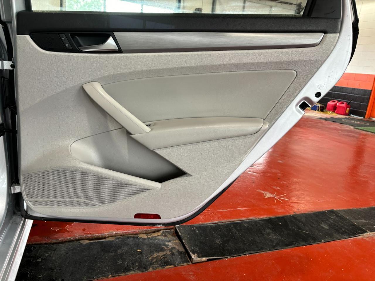2014 Volkswagen Passat 2.5L SE Franklin OH