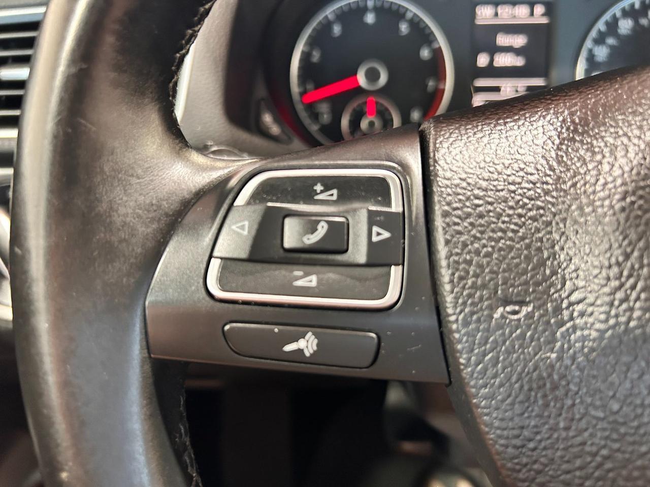 2014 Volkswagen Passat 2.5L SE Franklin OH