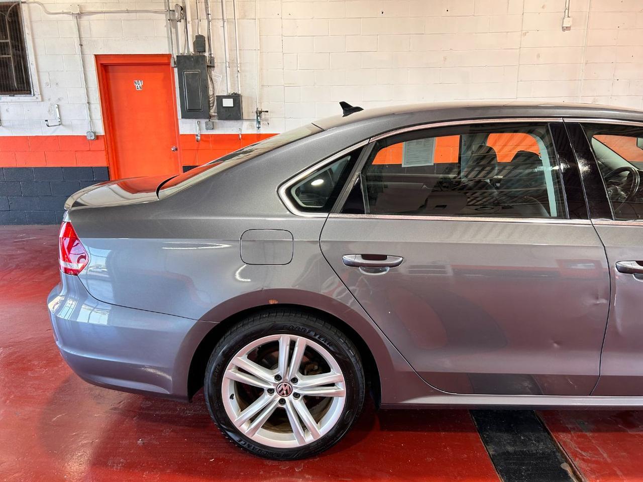 2014 Volkswagen Passat 2.5L SE Franklin OH
