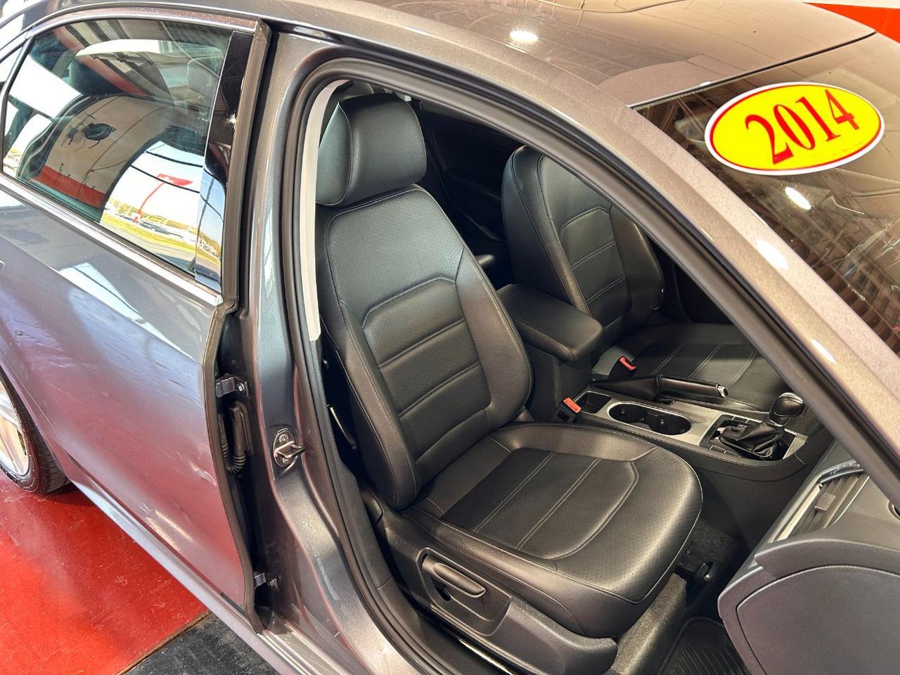 2014 Volkswagen Passat 2.5L SE Franklin OH