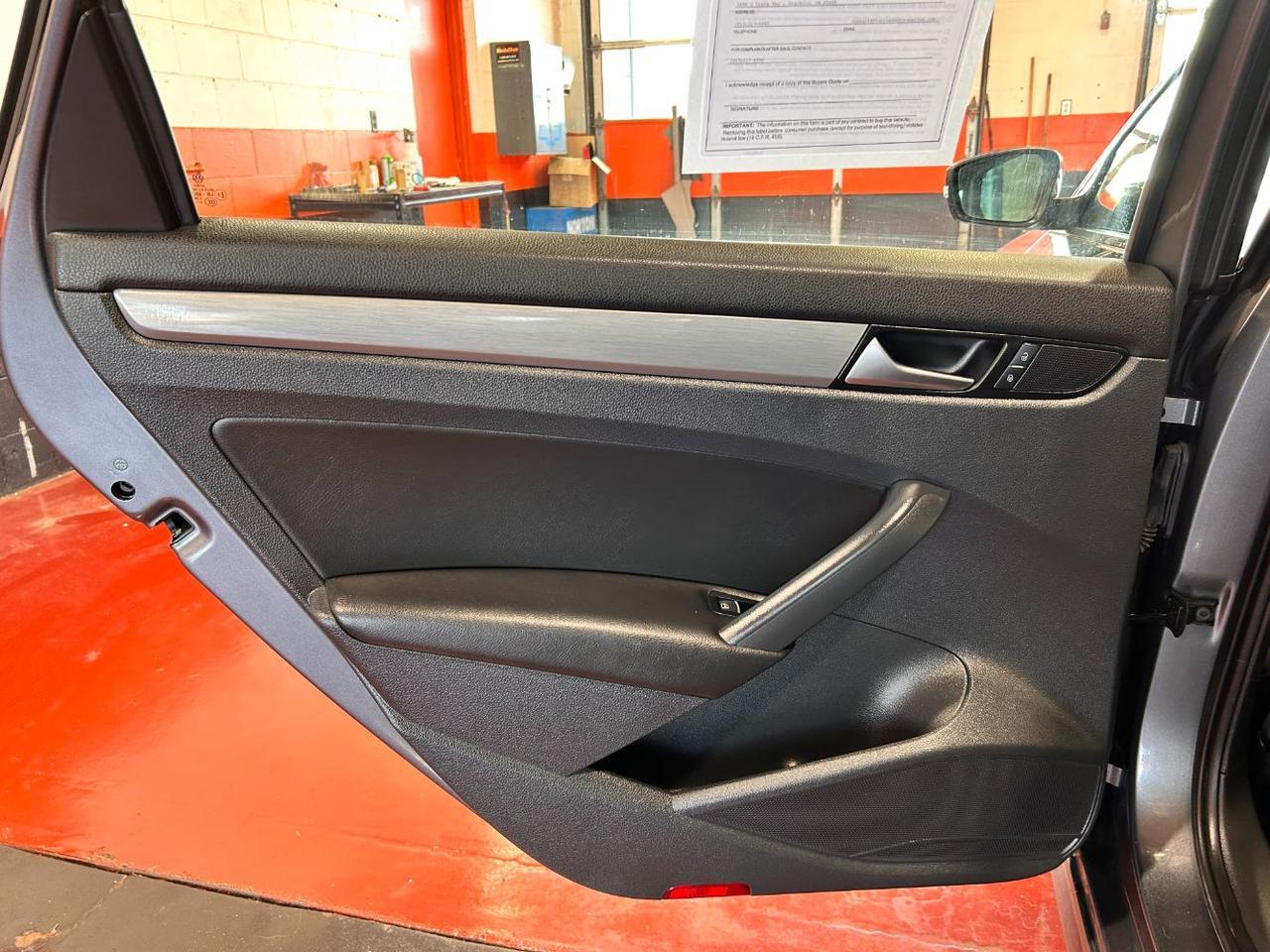 2014 Volkswagen Passat 2.5L SE Franklin OH