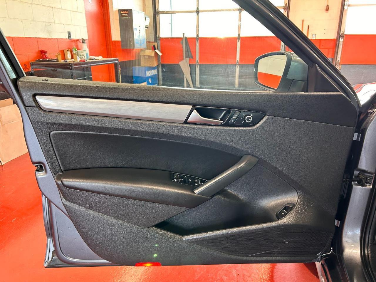 2014 Volkswagen Passat 2.5L SE Franklin OH