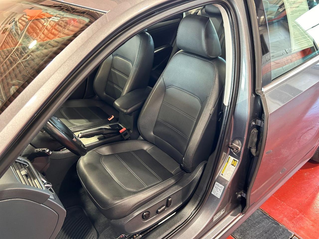 2014 Volkswagen Passat 2.5L SE Franklin OH