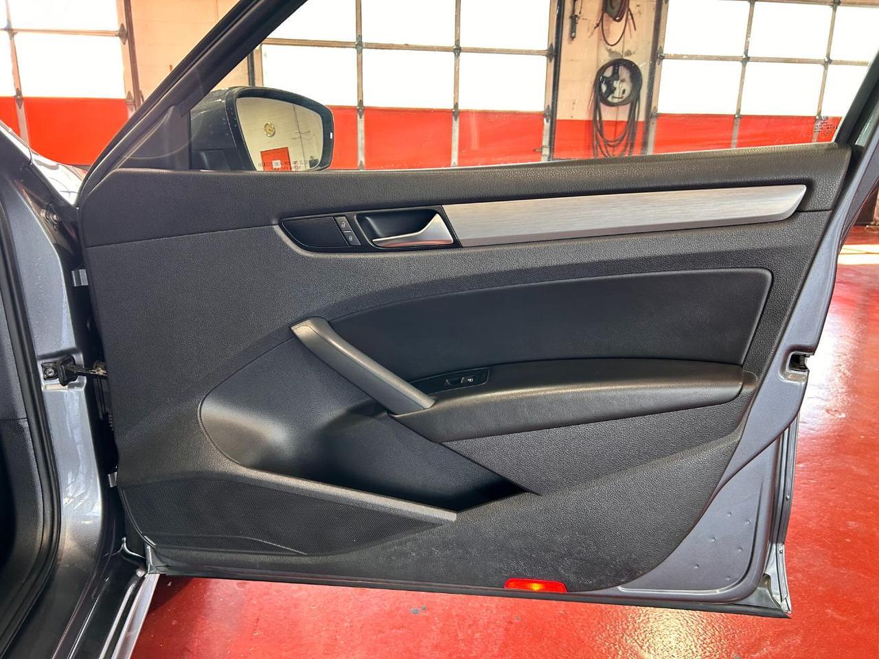 2014 Volkswagen Passat 2.5L SE Franklin OH
