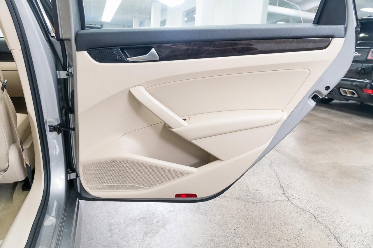 2014 Volkswagen Passat TDI SEL Premium Heated Seats Moonroof Back-Up Camera Portland OR
