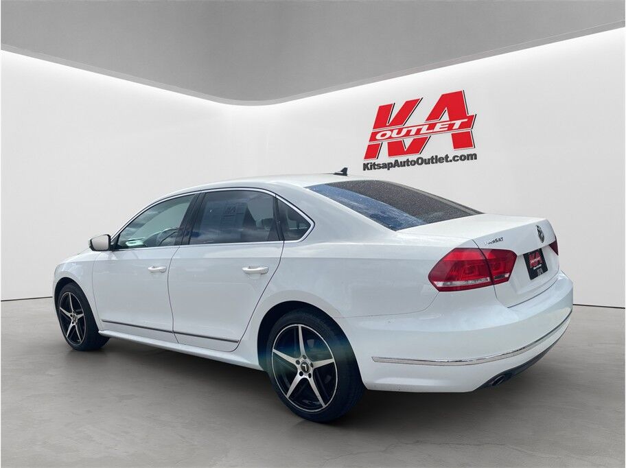 2014 Volkswagen Passat TDI SEL Premium Sedan 4D