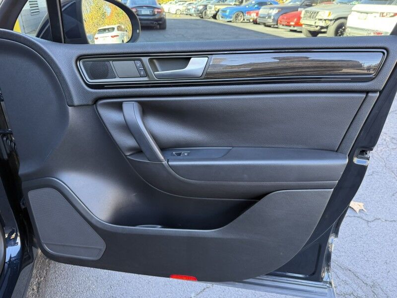 2014 Volkswagen Touareg Lux Willow Grove PA 2014 Volkswagen Touareg Lux Willow Grove PA