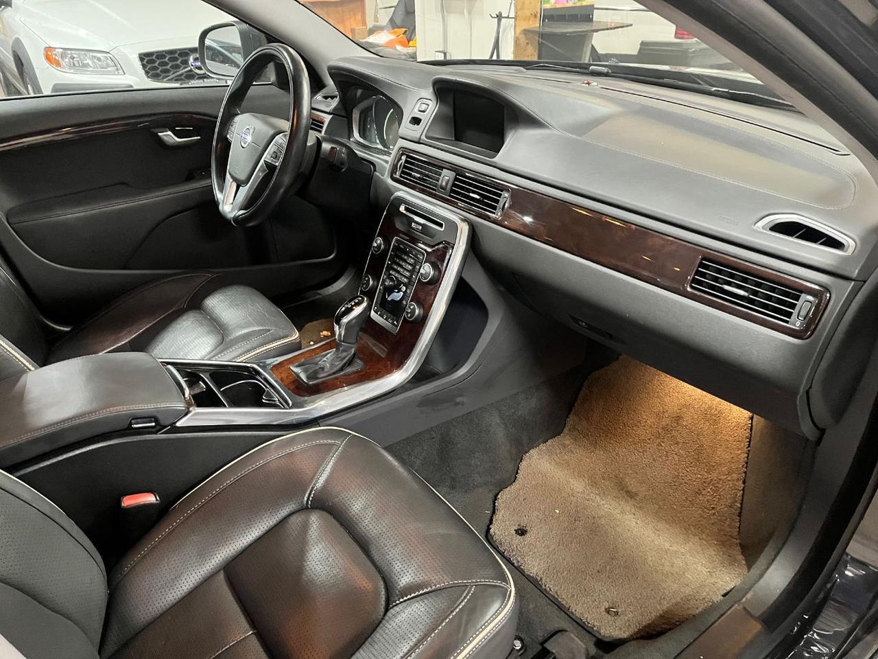 2014 Volvo S80 T6 AWD Inscription Platinum w/Volvo Premium Sound, Adaptive Cruise, Xenon Lights, Heated & Cooled Se Portland OR