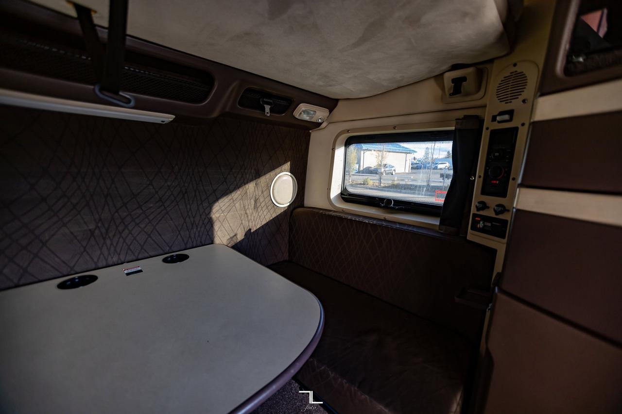 2014 Volvo VNL 670 Tractor Sleeper Red Deer AB