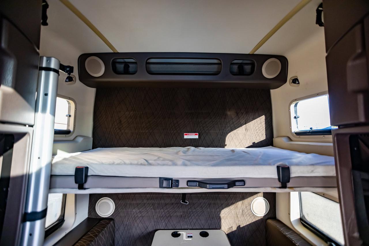 2014 Volvo VNL 670 Tractor Sleeper Red Deer AB