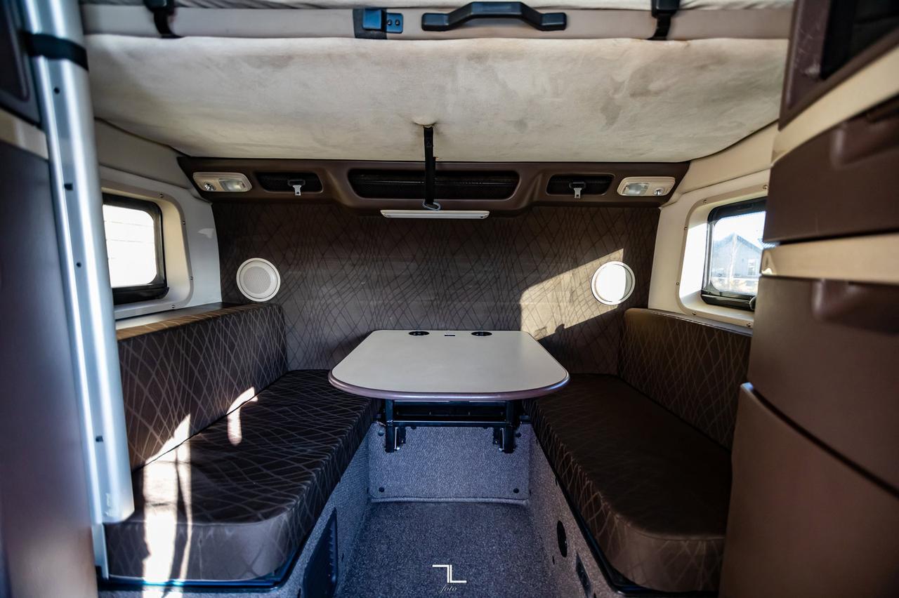 2014 Volvo VNL 670 Tractor Sleeper Red Deer AB