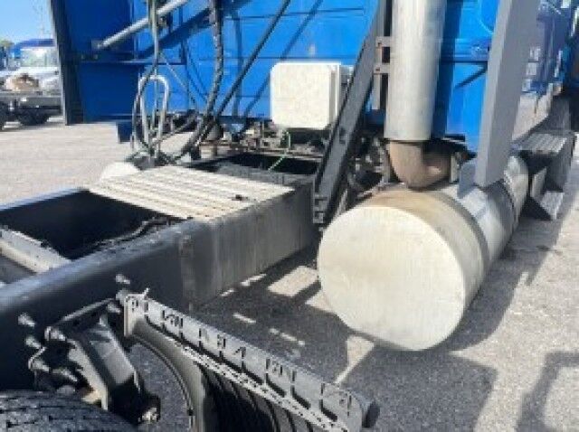 2014 Volvo VNL Sleeper Cab Truck Mechanic Special, Sold AS IS Miami FL